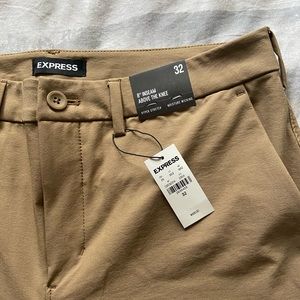Express never worn khaki shorts Perfect condition
